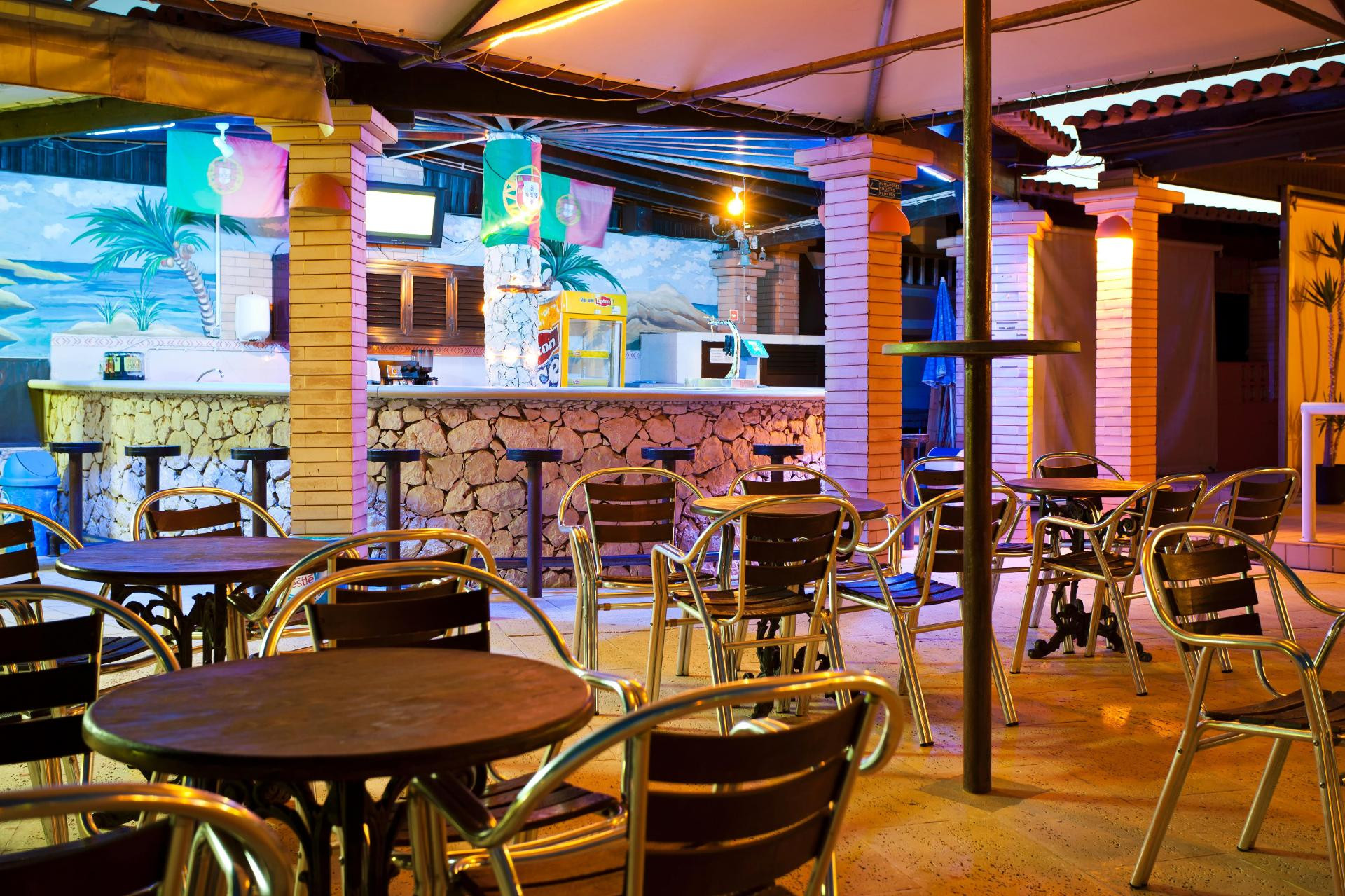Bar/Salón Colina Village