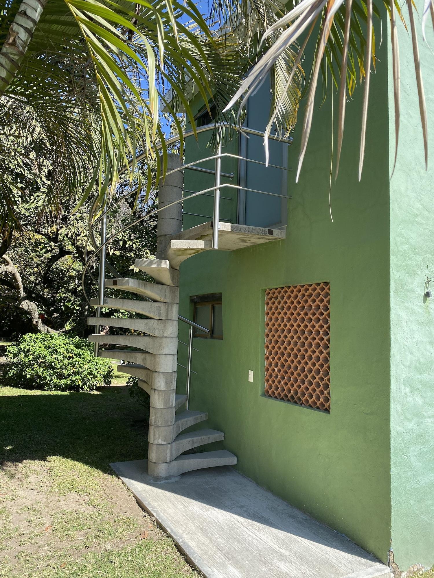 Vista Exterior El Jardín De En Medio