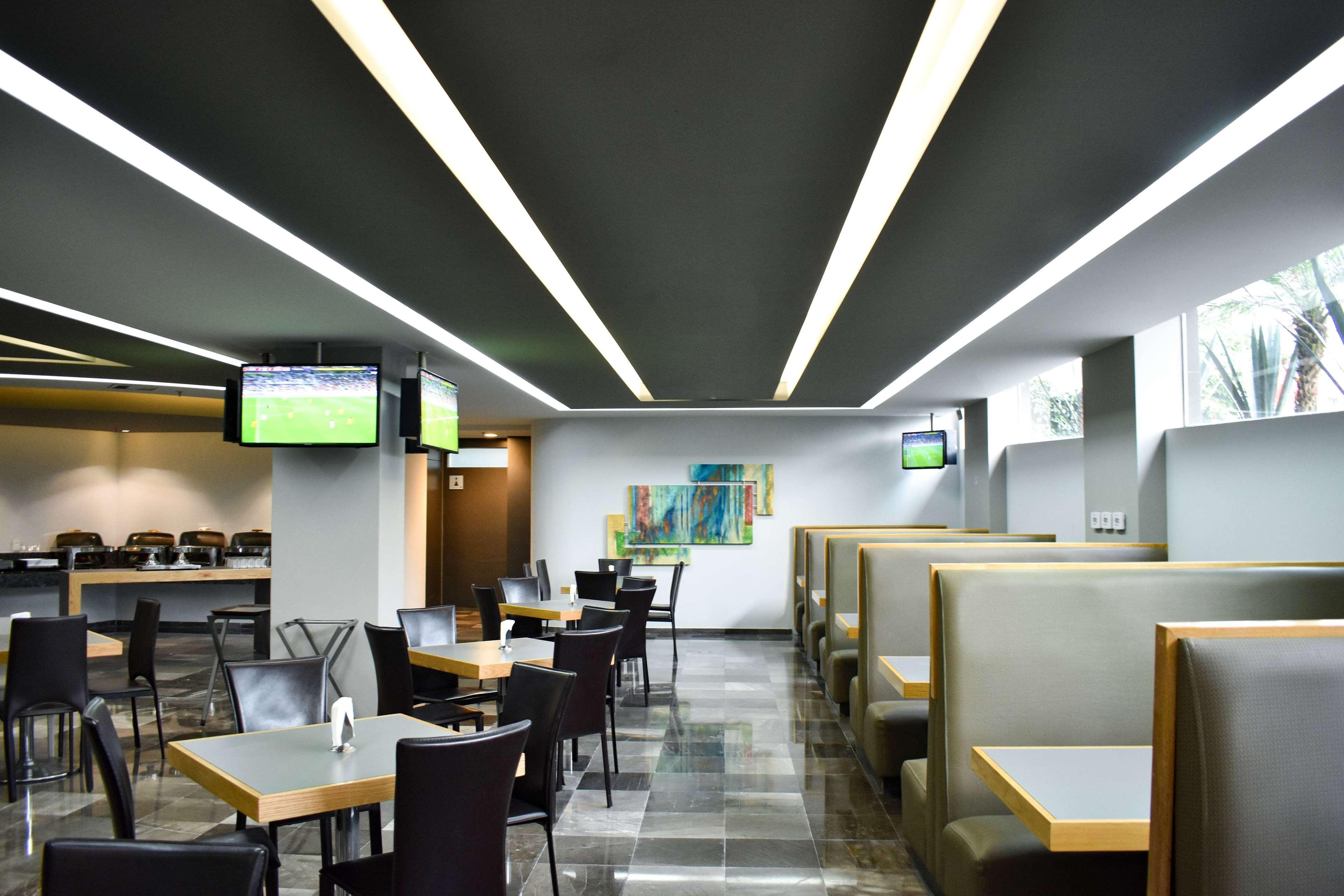 Restaurant Ramada by Wyndham Mexico City Santa Fe