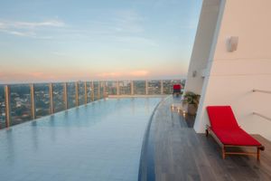 Alojamiento - Swissotel Santa Cruz