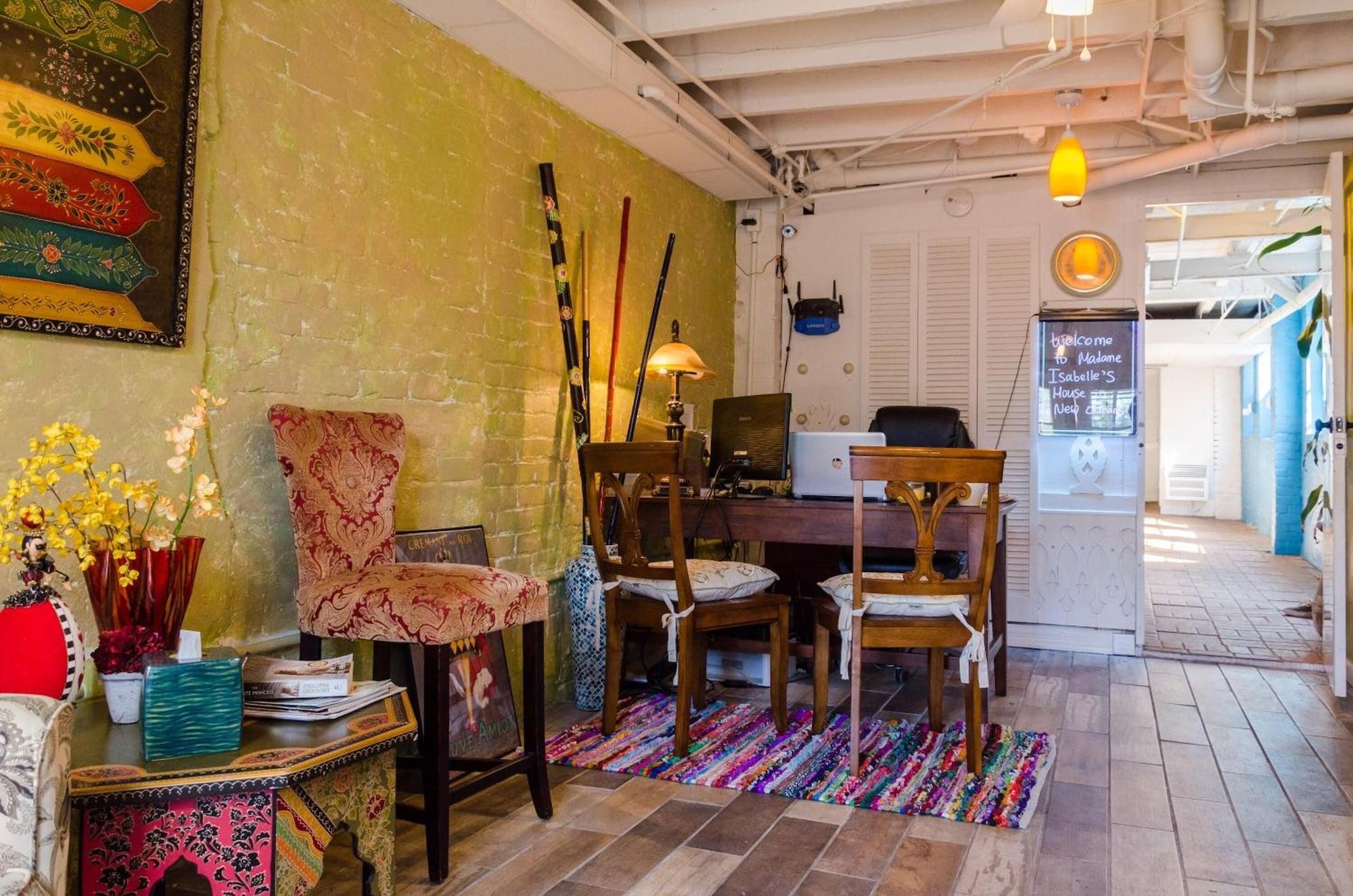 Restaurant Madame Isabelle's House In New Orleans - Hostel