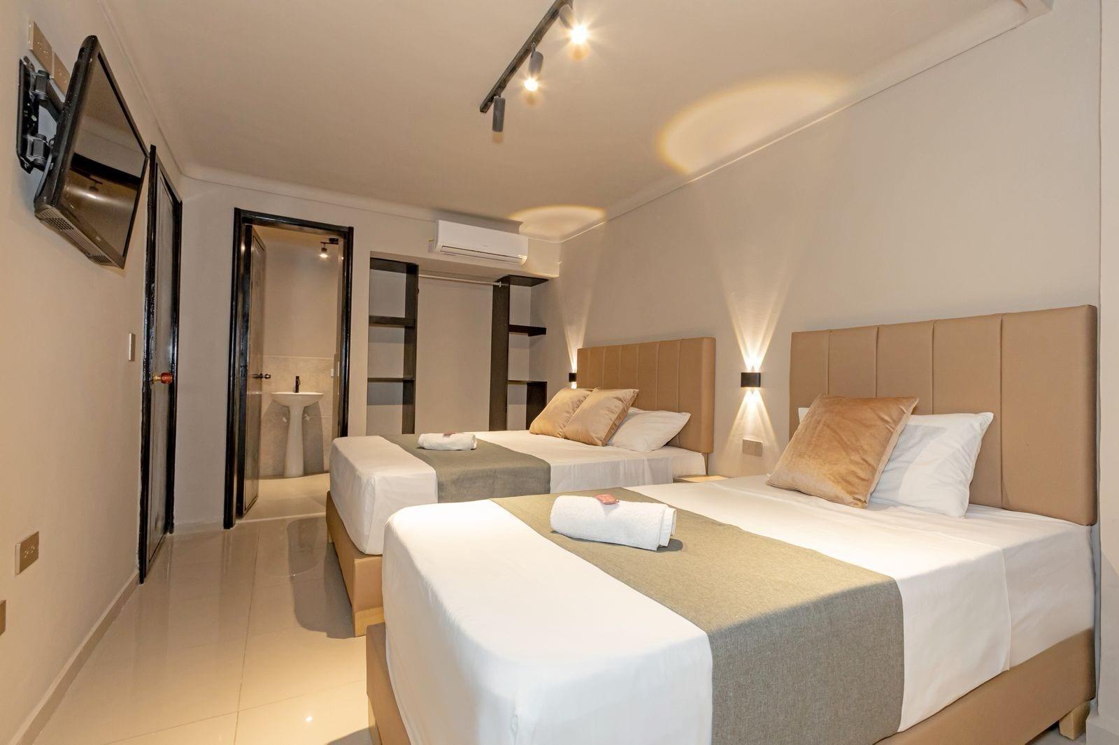 Variados (as) Hotel Garden Laureles