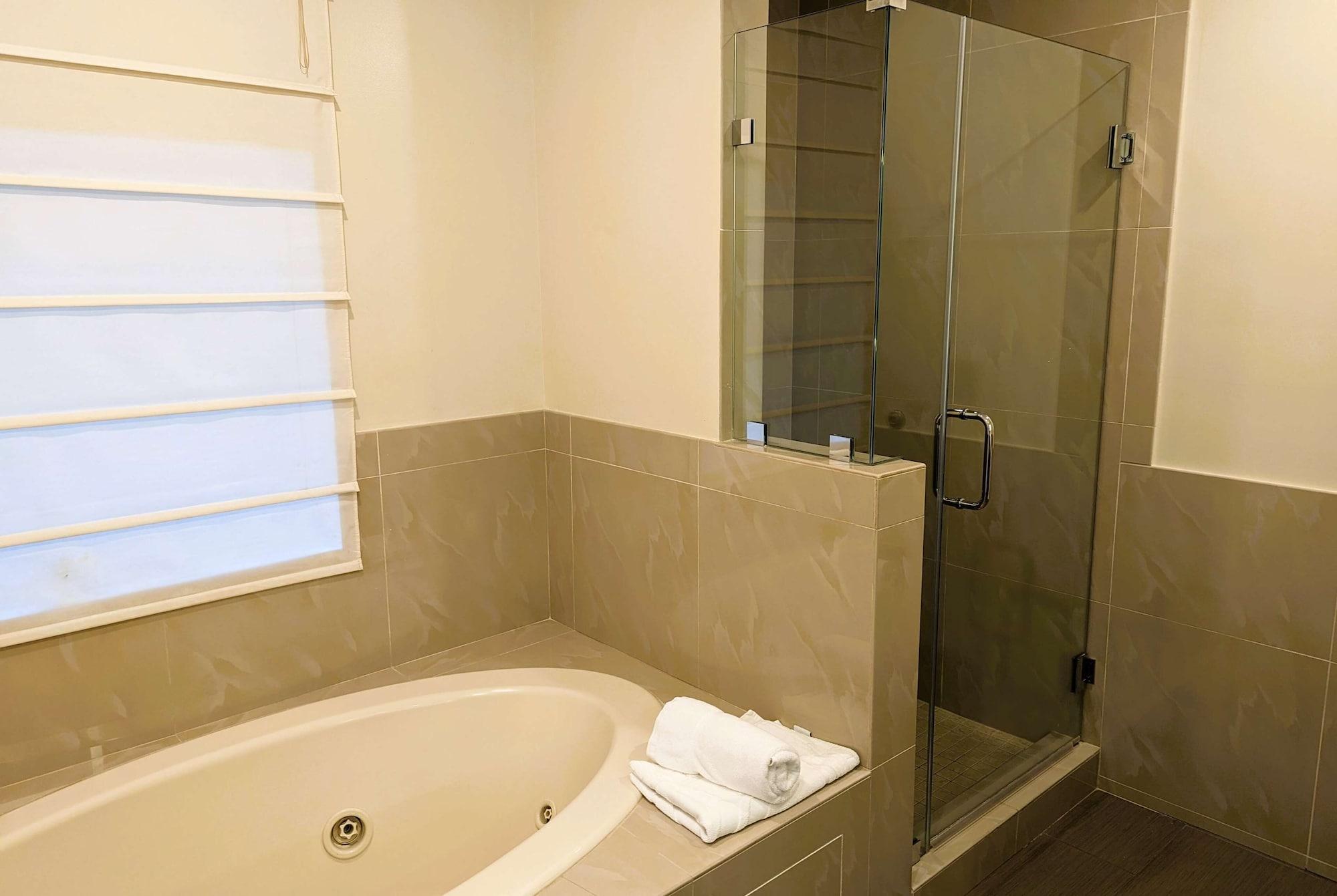 Equipamiento de Habitación Ramada by Wyndham Culver City