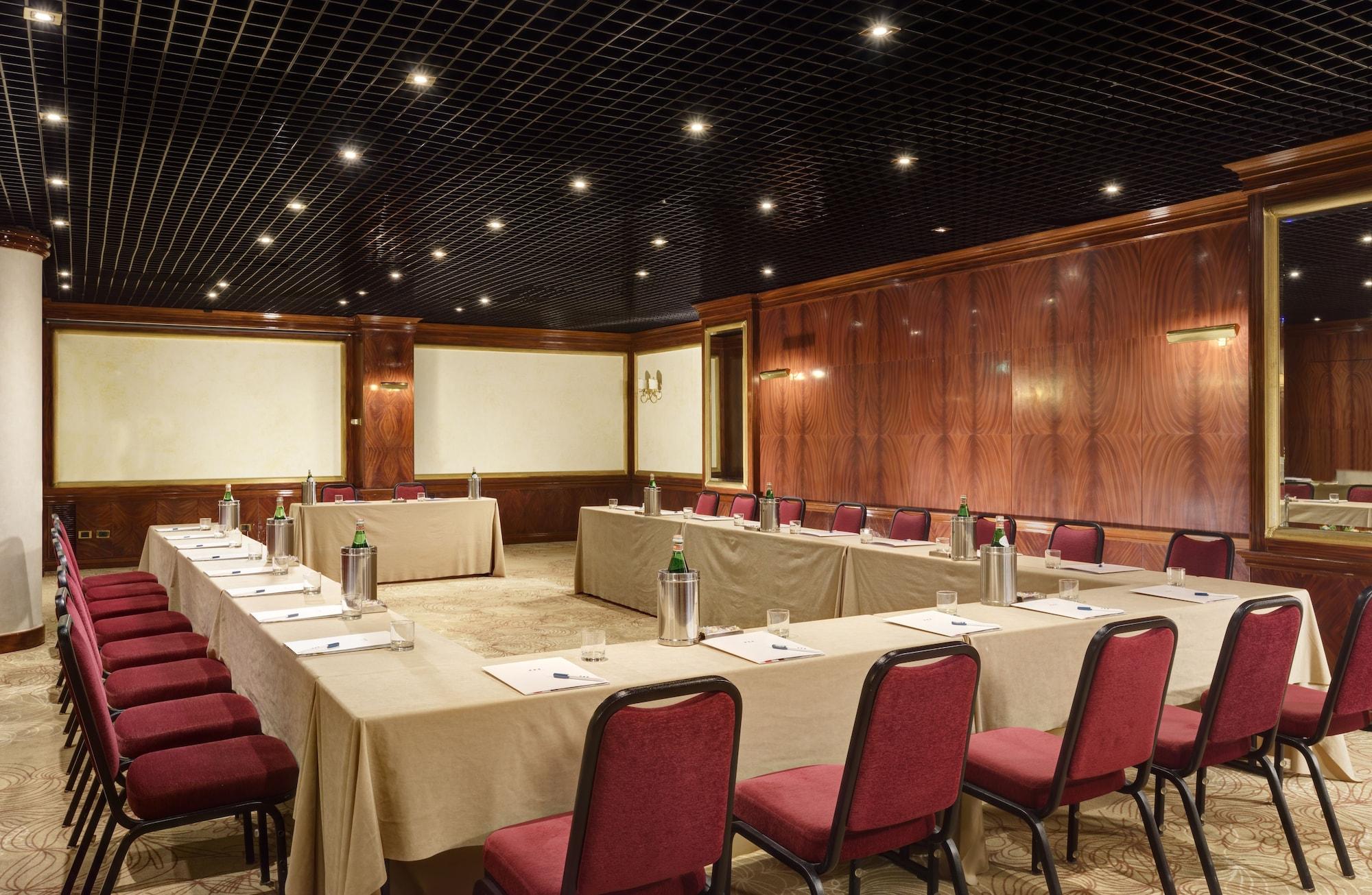 Sala de Reuniones UNA Hotels Scandinavia Milano