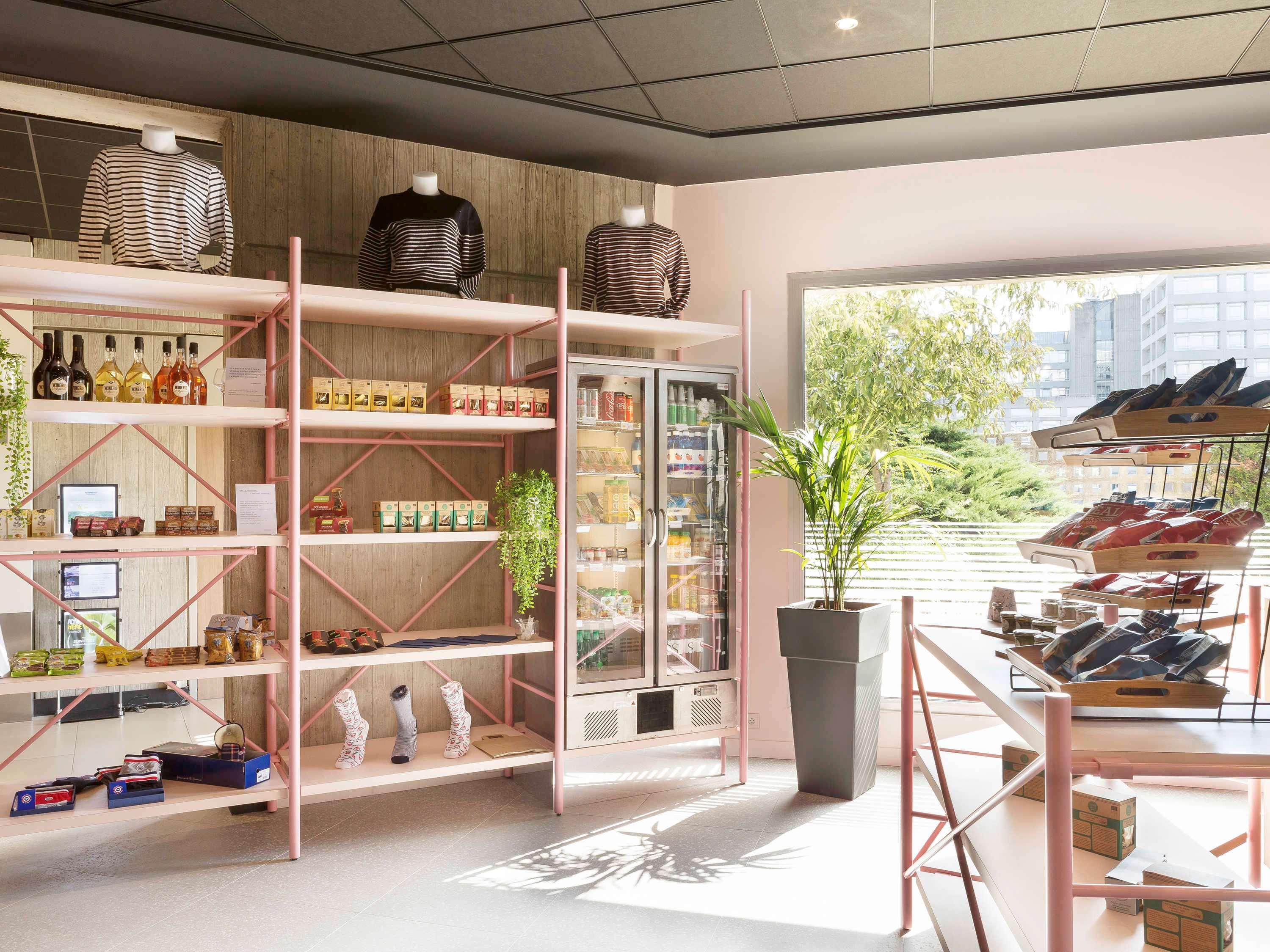 Bar/Salón Novotel Paris CDG Airport