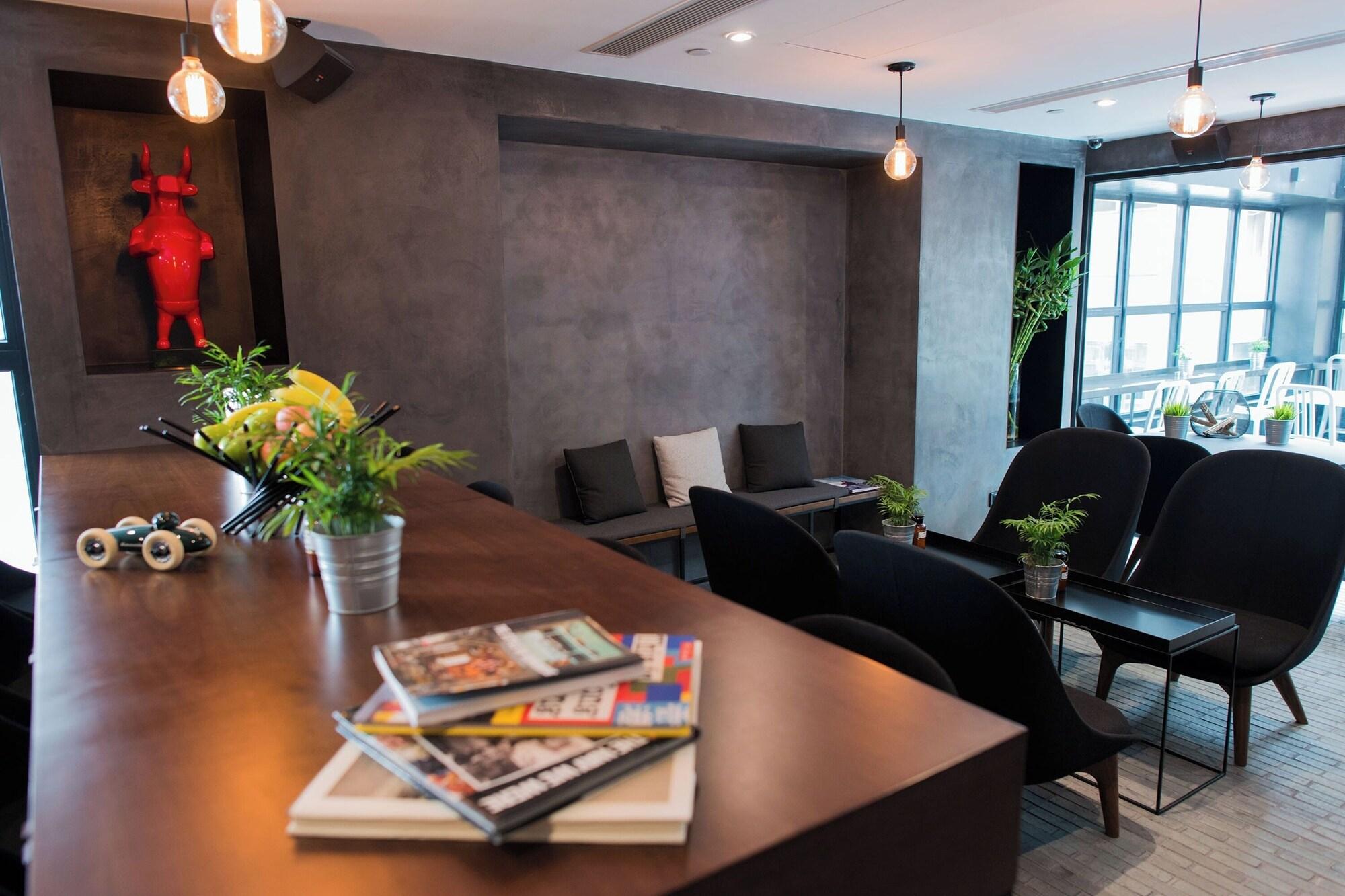 Vista Lobby Habyt Austin Avenue