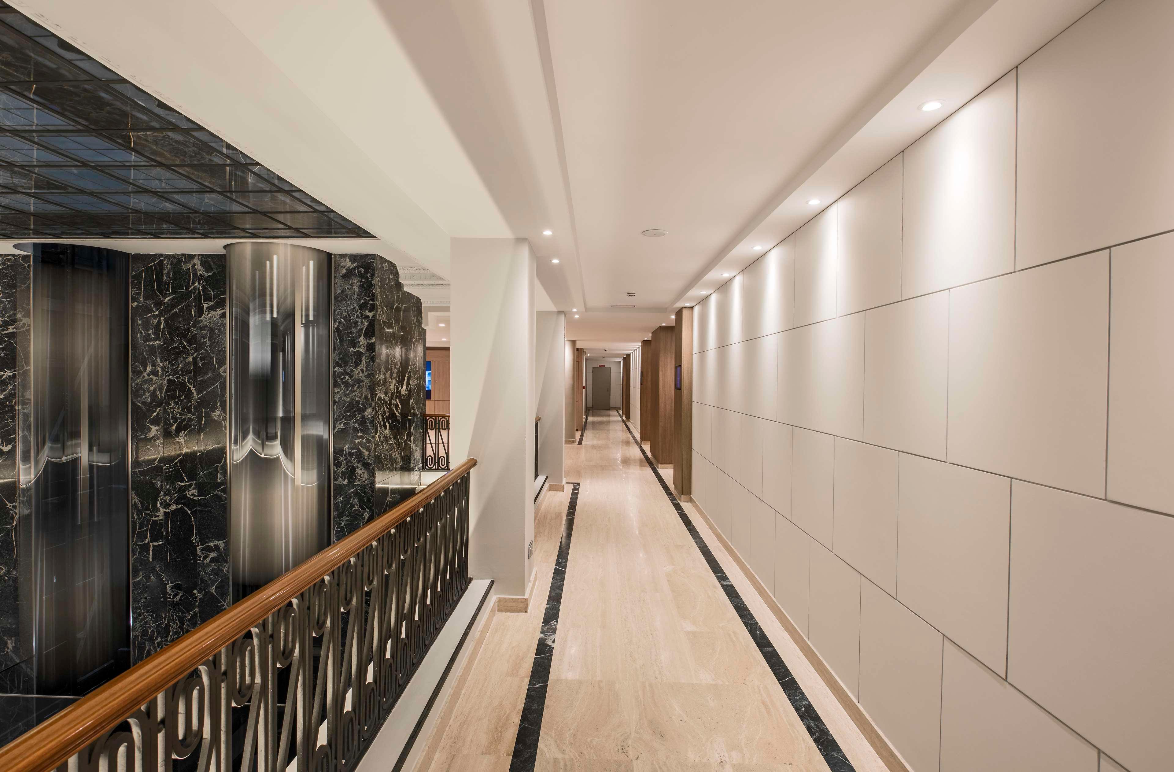 Vista Lobby NH Madrid Nacional