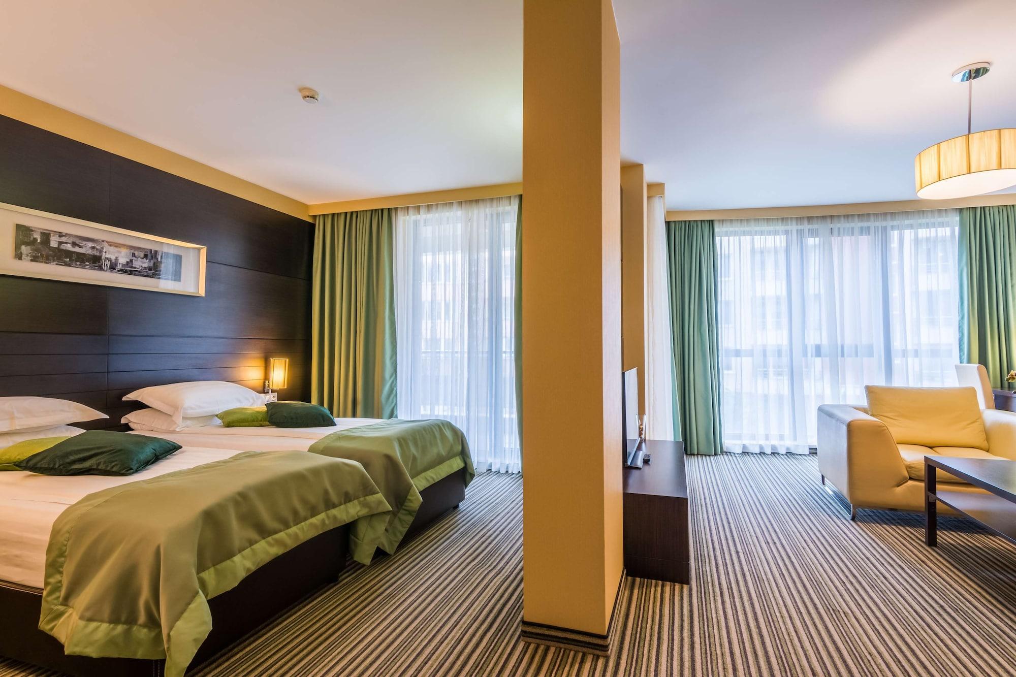 Habitación Best Western Plus Olives City Hotel