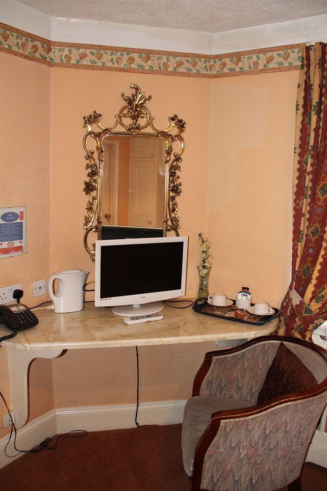 Set de Habitación Maranton House Hotel