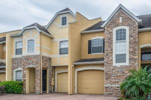 Alquiler Vacacional - Clean and Modern, Amazing townhome minutes from Disney w/access to pool