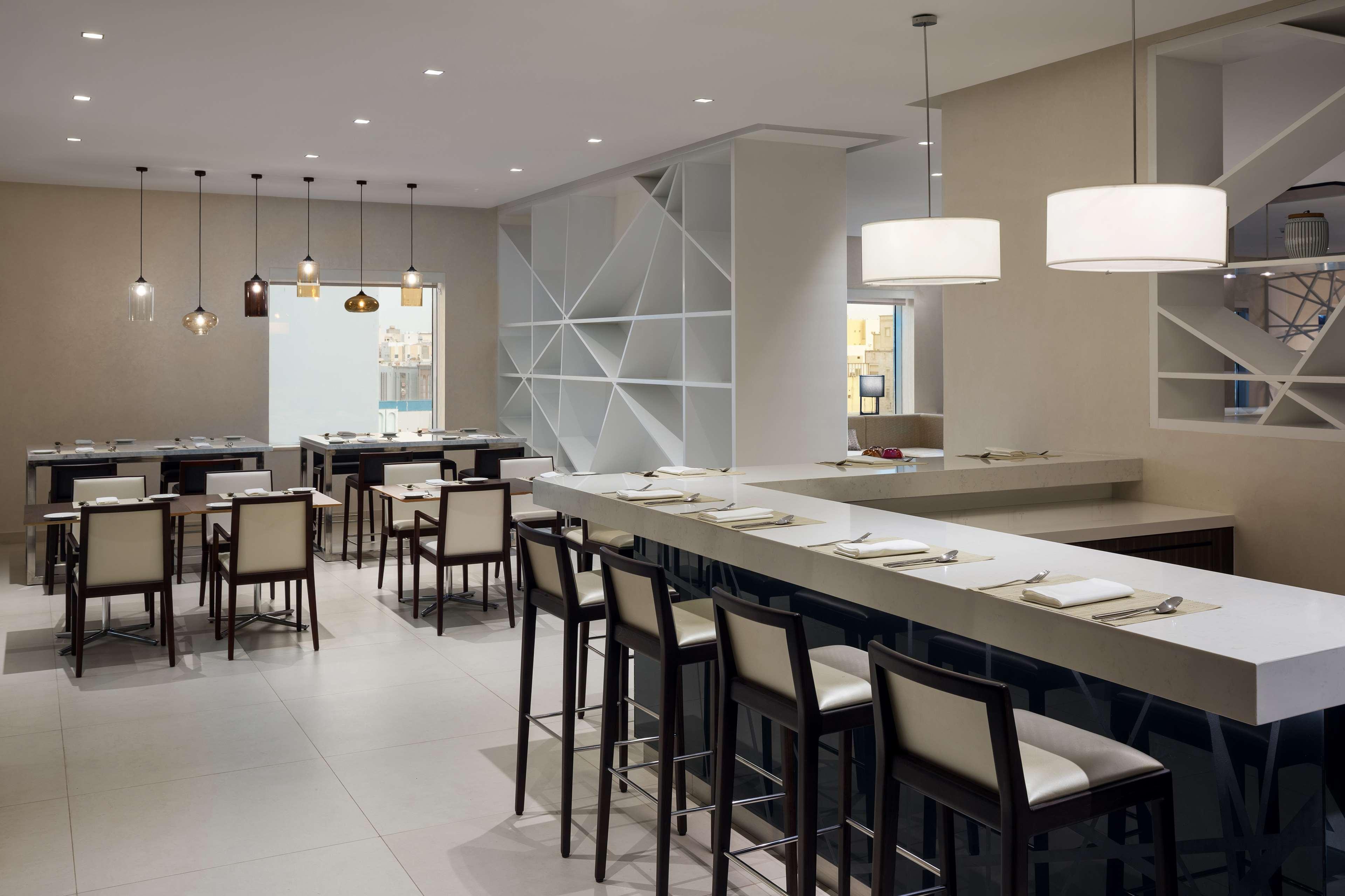 Restaurant Hyatt House Jeddah Sari Street