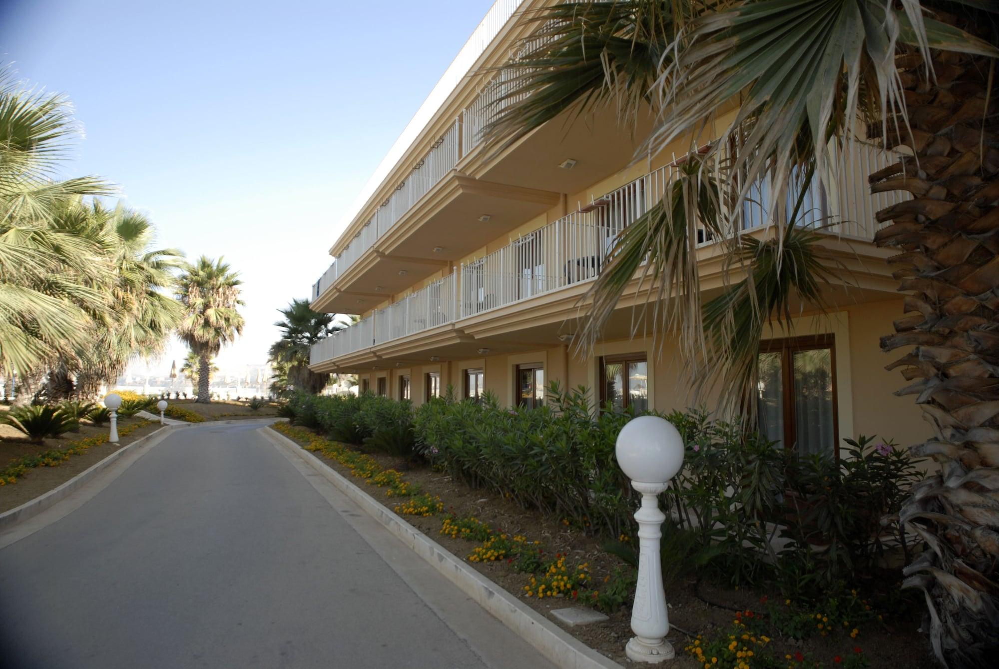 Vista Exterior Dioscuri Bay Palace Hotel