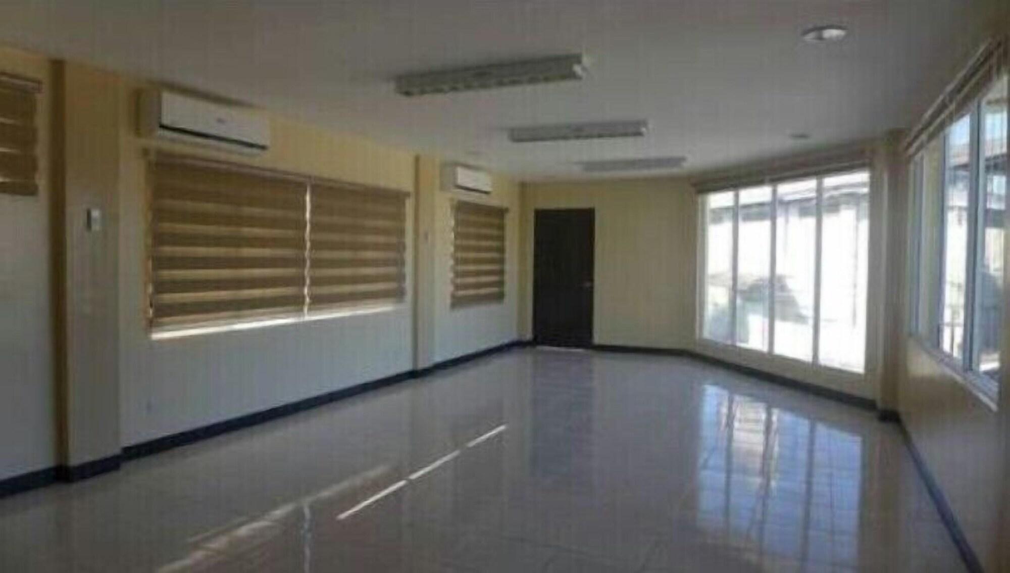 Vista Lobby Darvy Suites