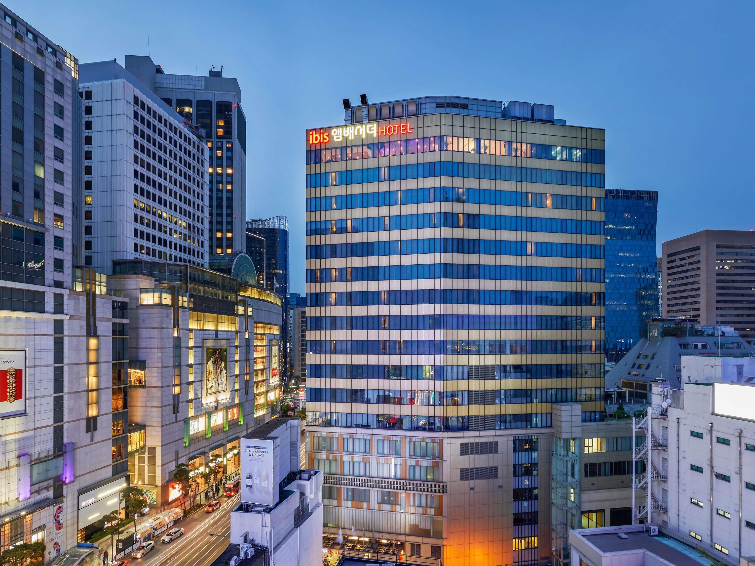 Vista Exterior ibis Ambassador Seoul Myeongdong