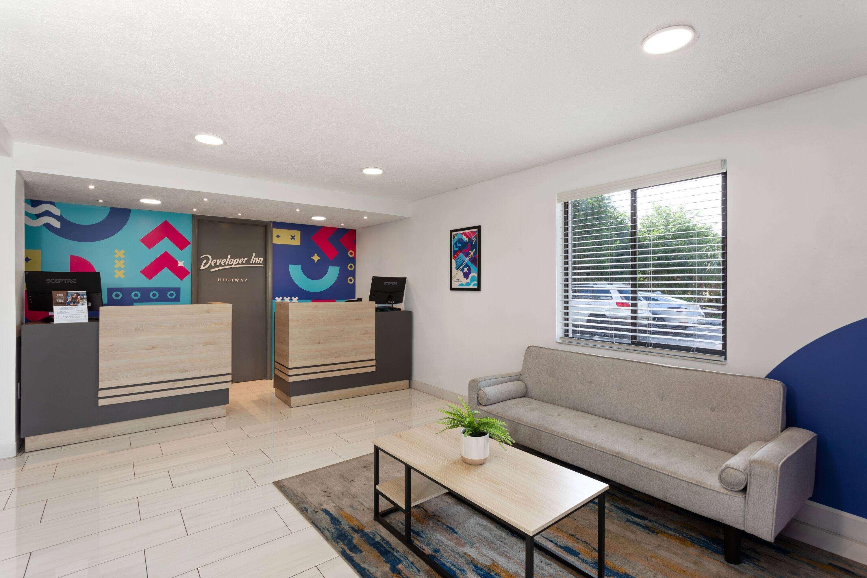 Vista Lobby Howard Johnson by Wyndham Orlando Lake Buena Vista South