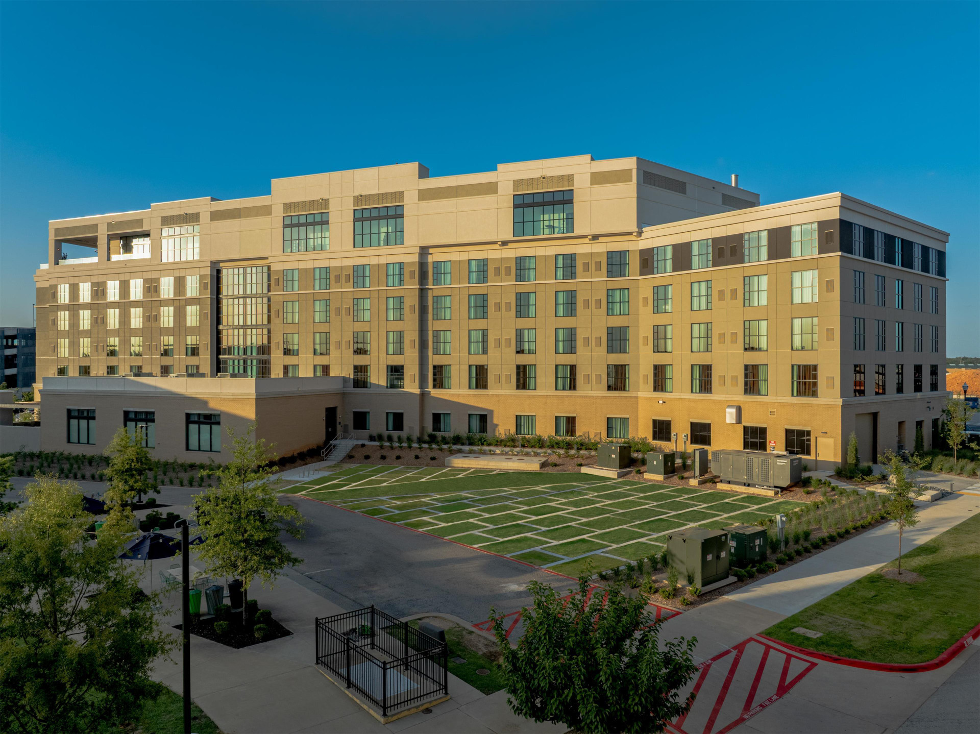 Vista Exterior Hotel Avail Rogers, Tapestry Collection By Hilton