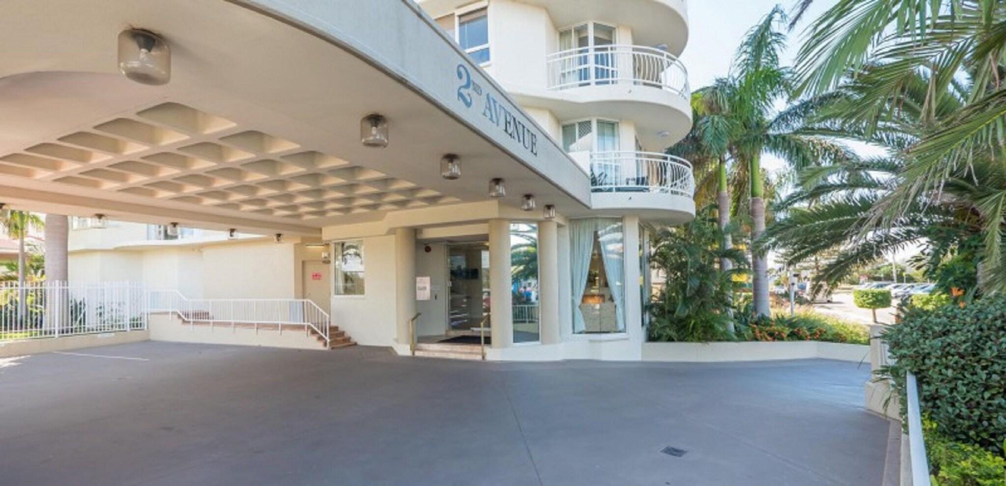 Vista Lobby 2nd Avenue Beachside Apartments