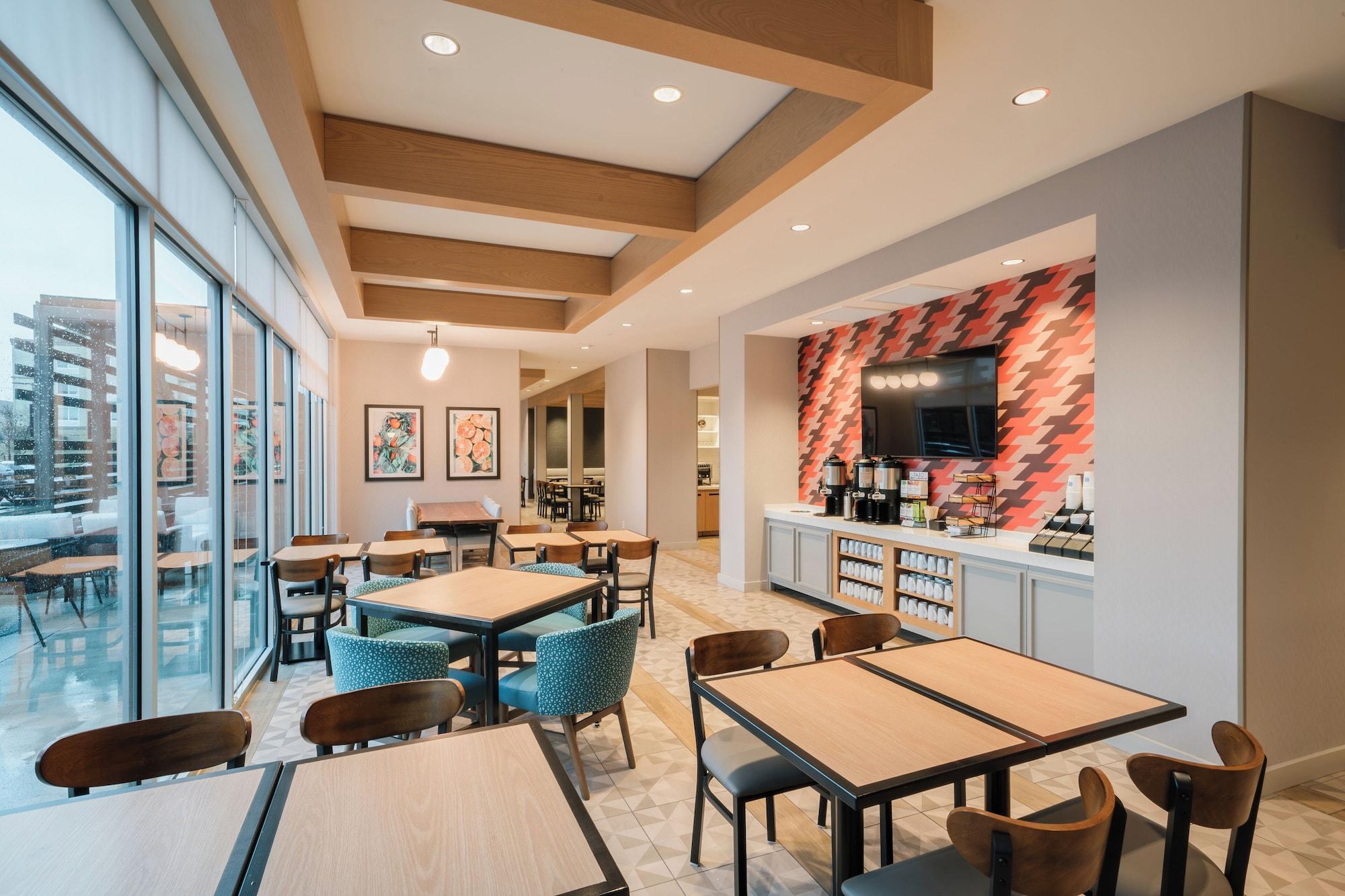 Restaurant Hyatt Place Sacramento International Airport