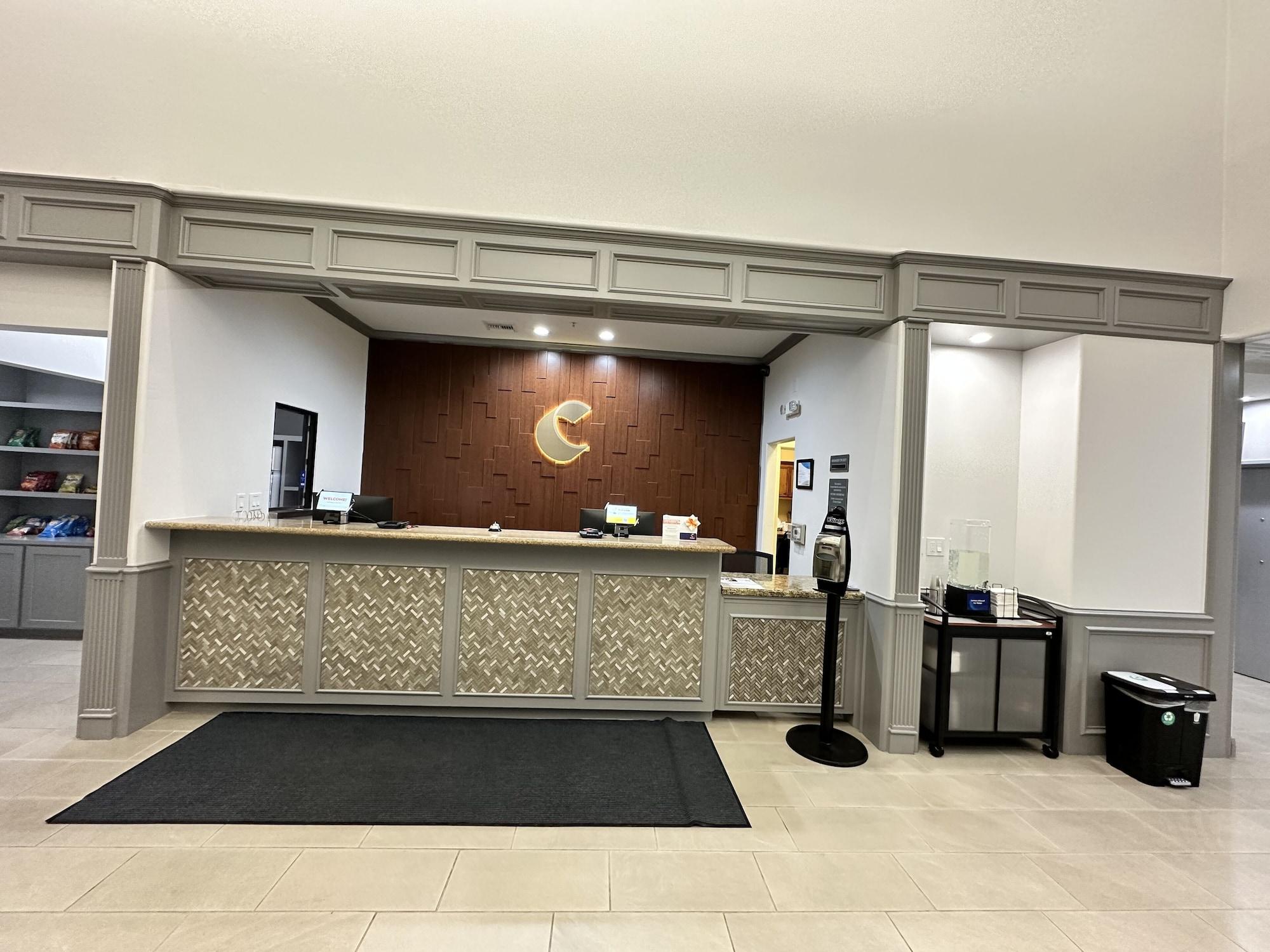 Vista Lobby Comfort Inn & Suites
