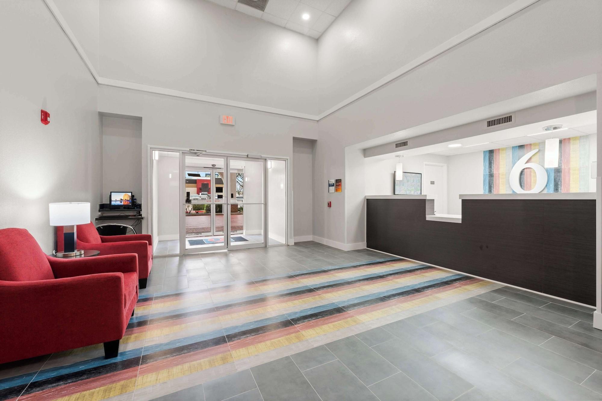 Vista Lobby Motel 6 Rosenberg, TX