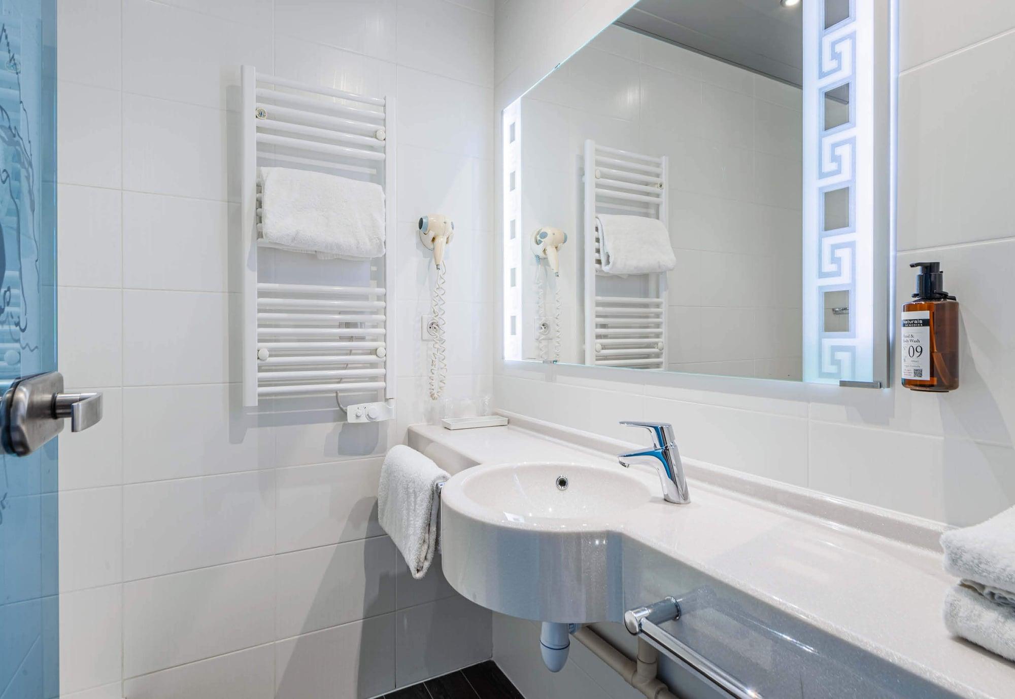 Equipamiento de Habitación B&B HOTEL Colmar Liberté 4 étoiles