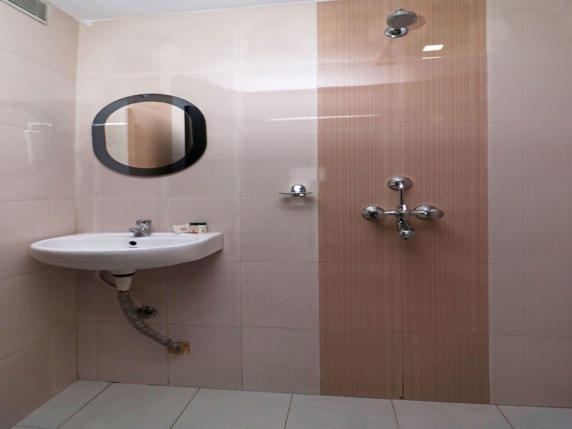 Equipamiento de Habitación OYO 11722 Crystal Guest House