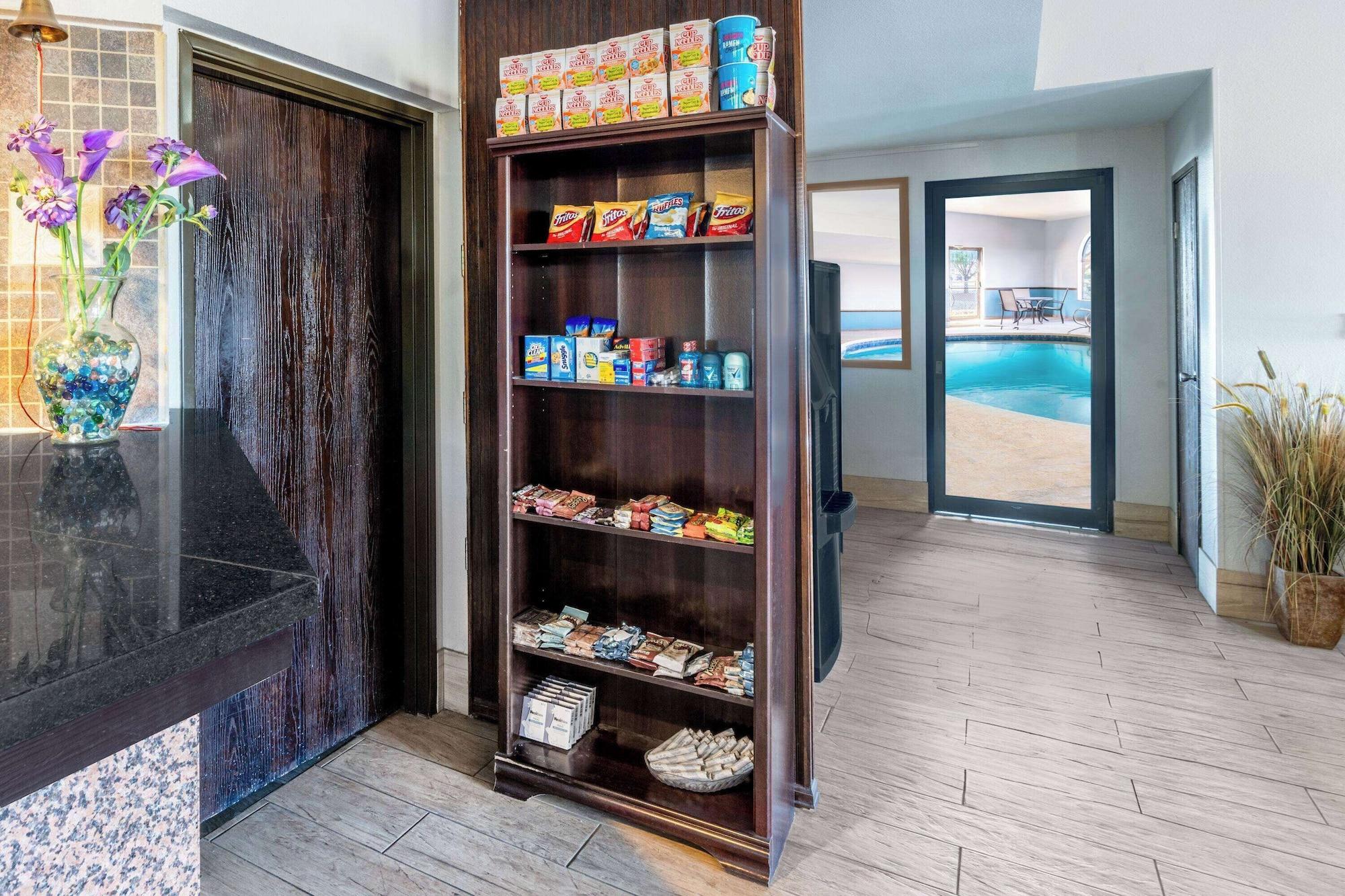 Restaurant Days Inn by Wyndham Lamar