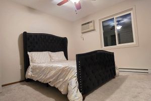 Alquiler Vacacional - Downtown Chanhassen Townhome - 3 bedrooms