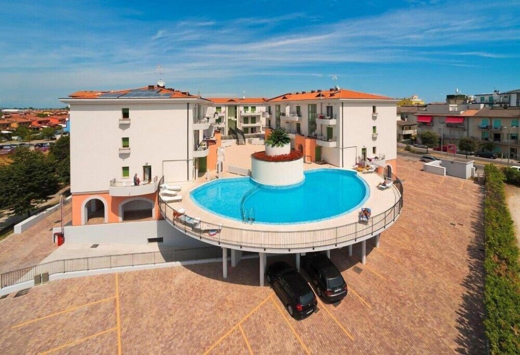 Vista Piscina Residence Galleria Gran Mado'