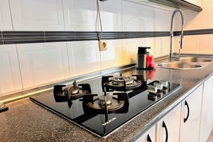 Alquiler Vacacional - Spacious Apartment for 6 with Private Parking Near Granada