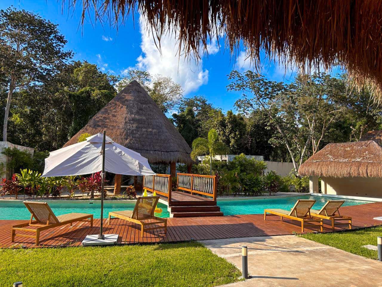 Vista Piscina NALHA Hotel Boutique y Villas