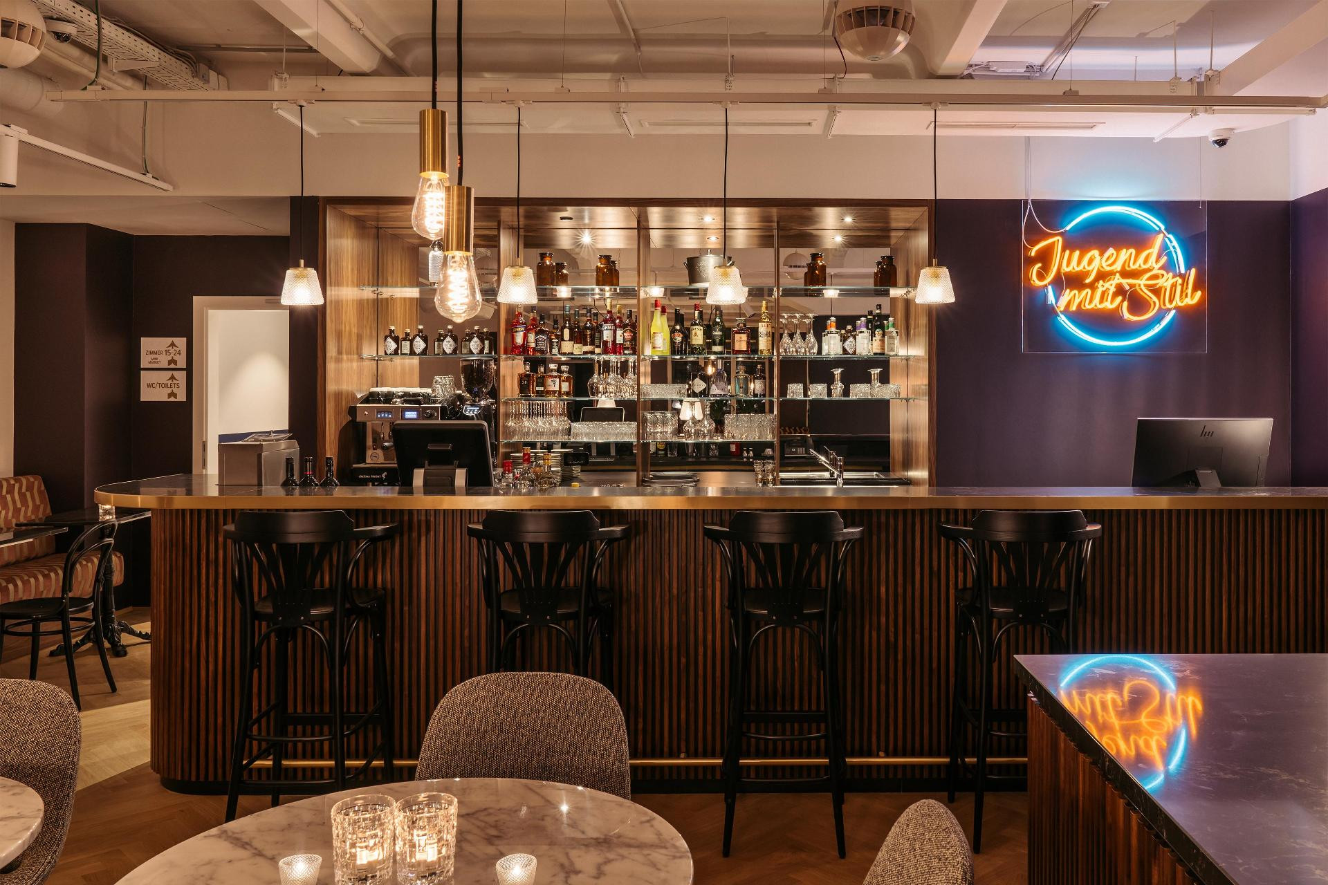 Varios Hotel Schani Salon
