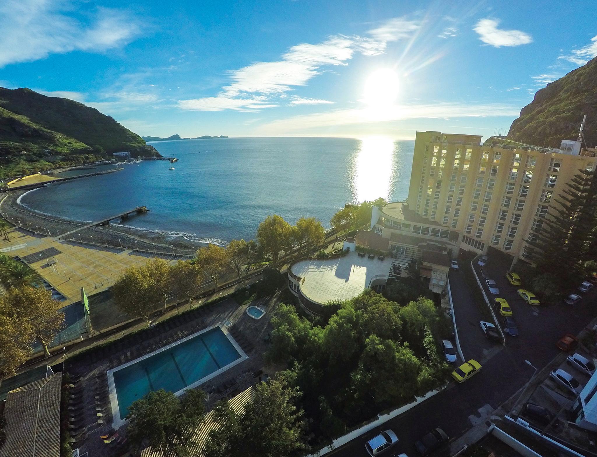 Vista Exterior Dom Pedro Madeira