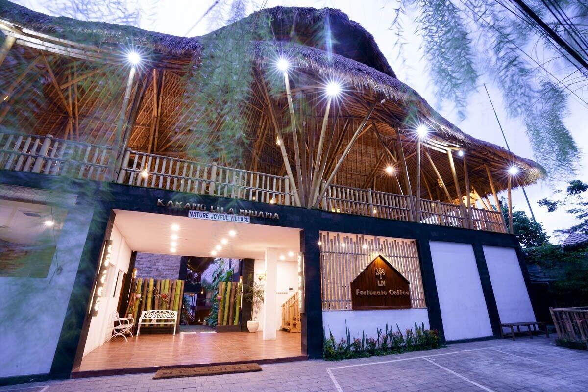 Vista Exterior Karang Lila Bhuana