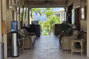 Alquiler Vacacional - Gallows Point 15B, Oceanfront Elegance, 5-Star Amenities