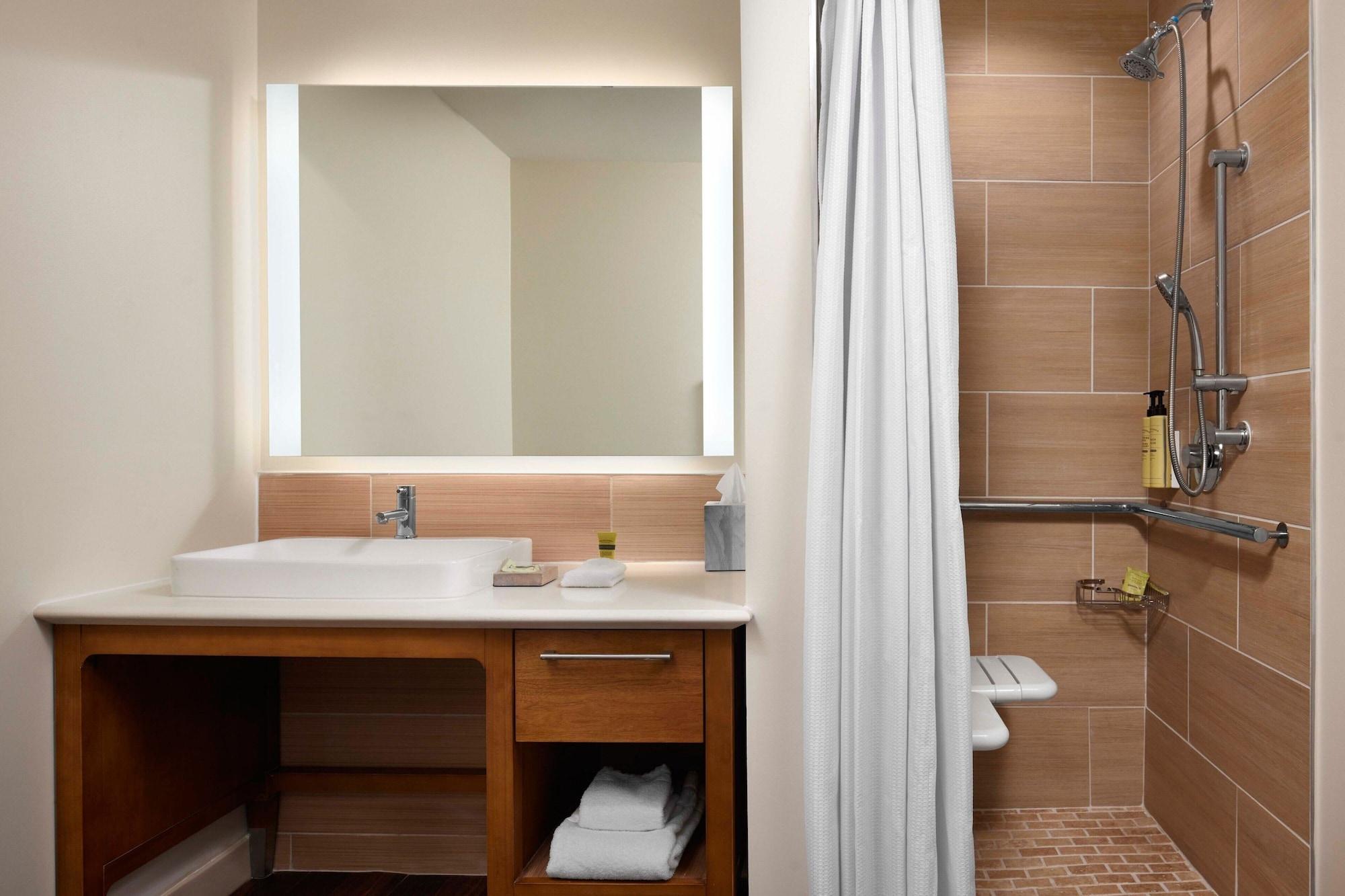 Equipamiento de Habitación Element Baton Rouge South