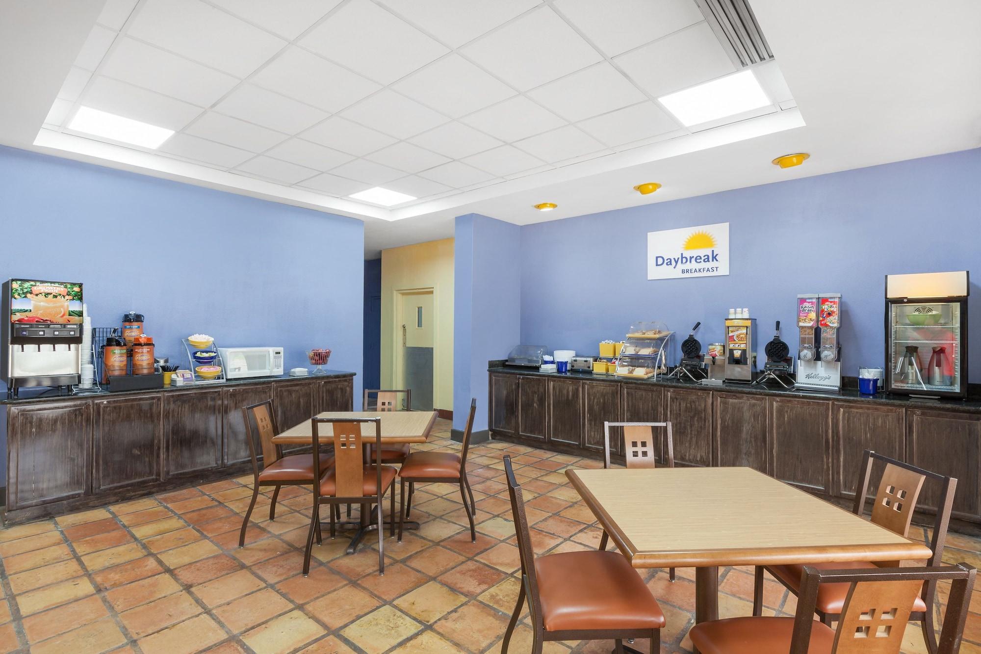 Restaurant Days Inn by Wyndham Uvalde