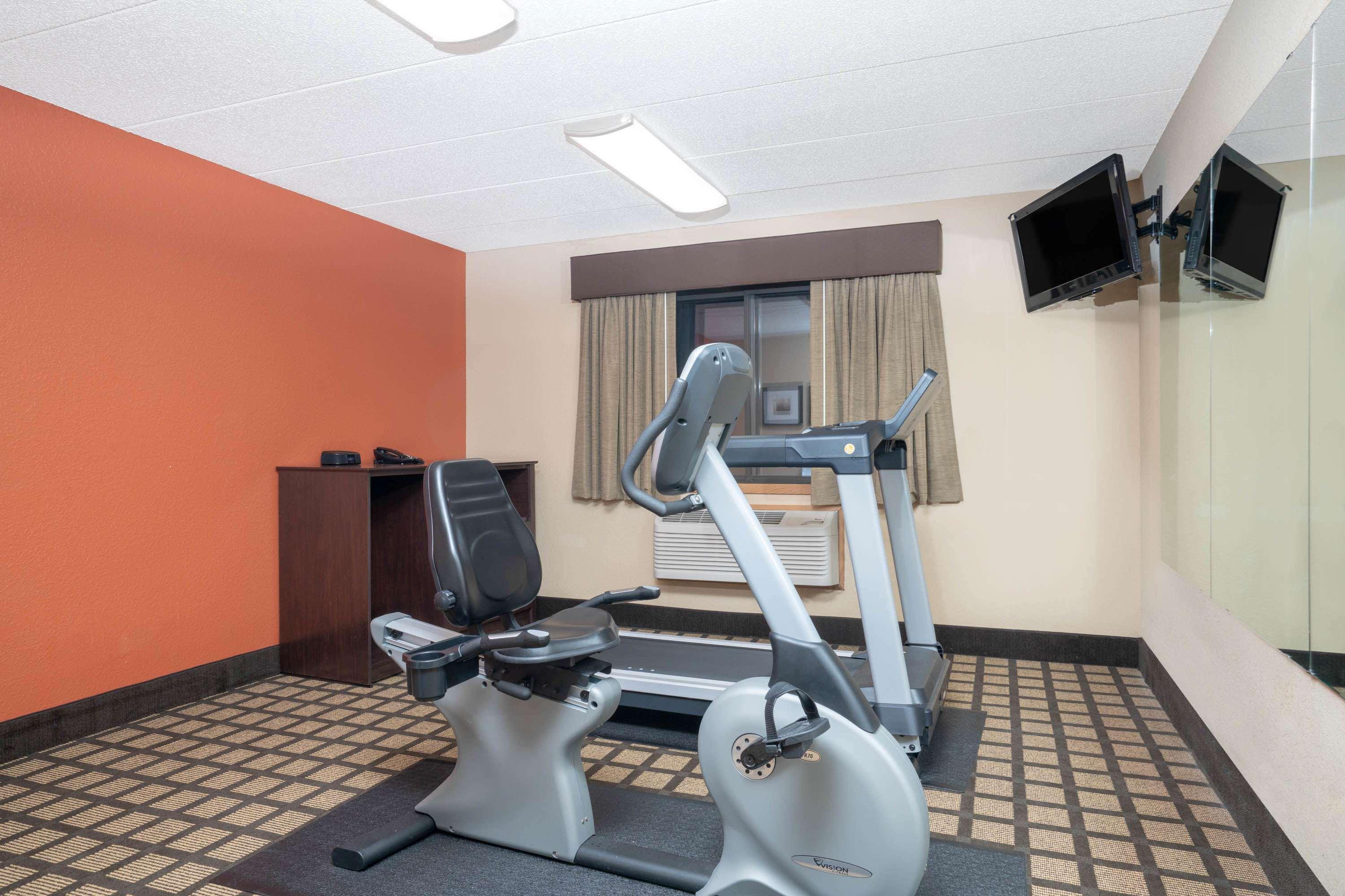 Gimnasio Baymont by Wyndham Lakeville