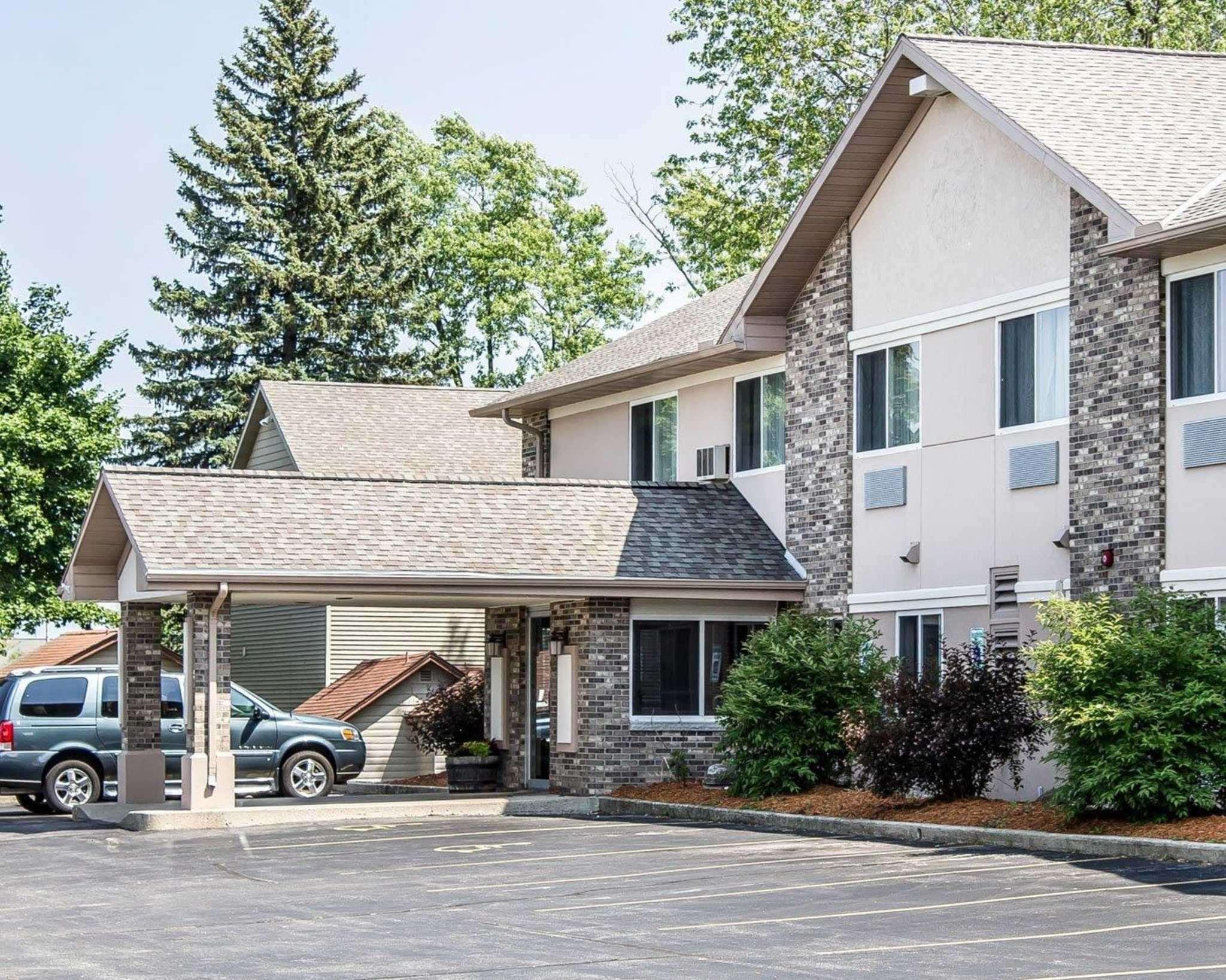 Vista Exterior Quality Inn & Suites Sturgeon Bay