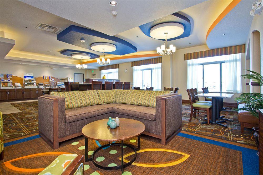 Restaurant Holiday Inn Express Hotel & Suites Denver East-Peoria Street by IHG