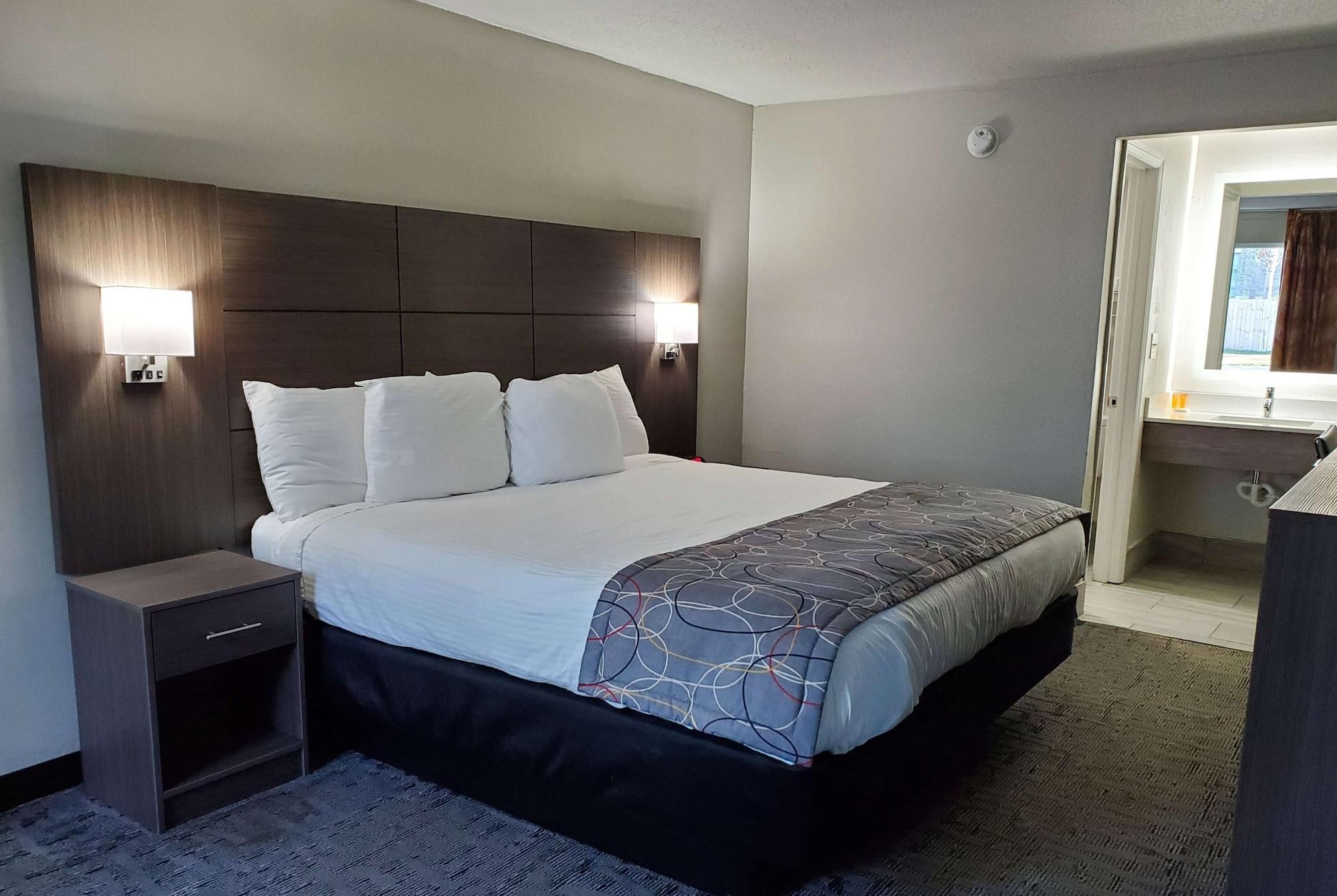 Varios Days Inn & Suites by Wyndham Charleston Airport West