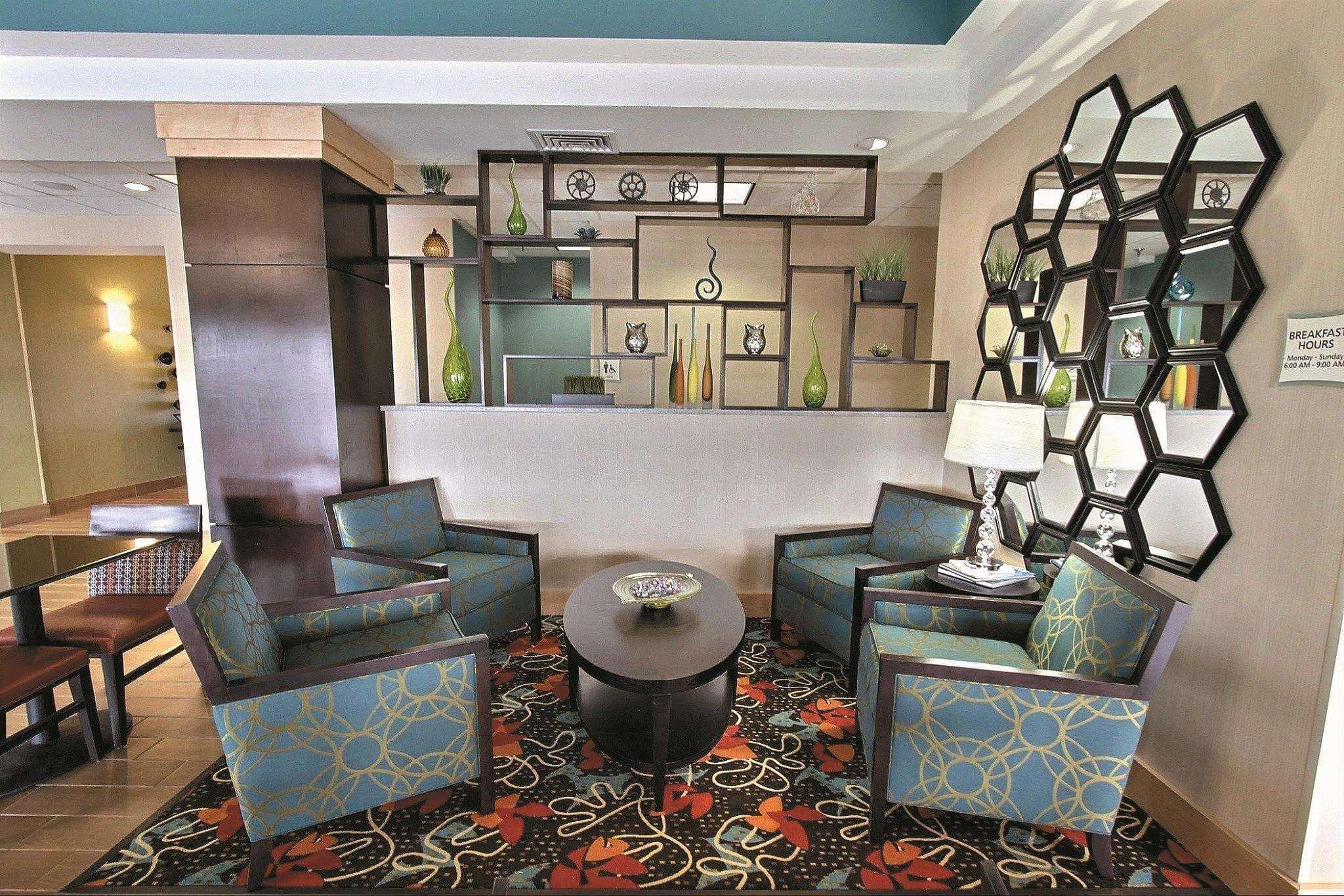Vista Lobby La Quinta Inn & Suites Richmond-Midlothian