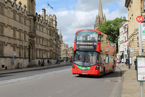 Actividad - Tour en autobús turístico con paradas libres en Oxford.