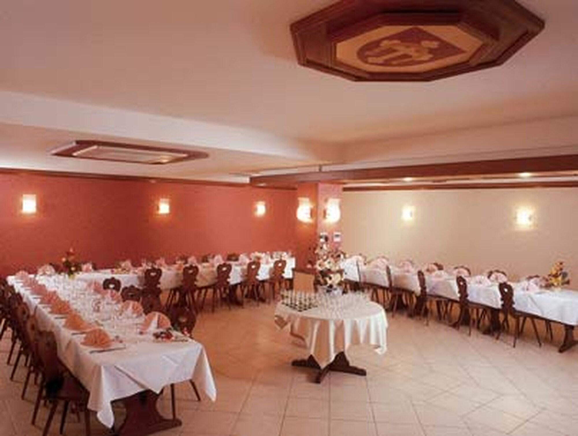 Salón de Baile Hotel Restaurant au Soleil