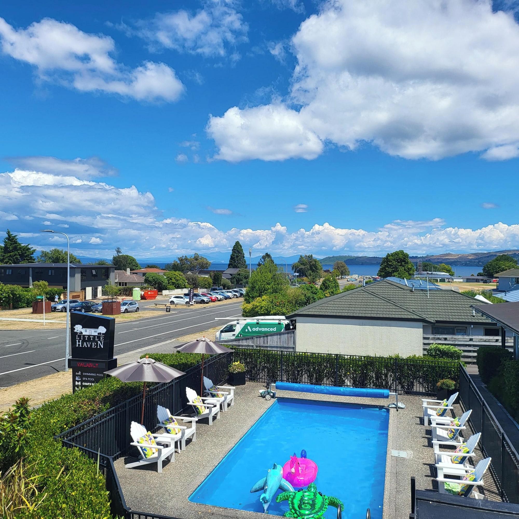 Vista Exterior Little Haven