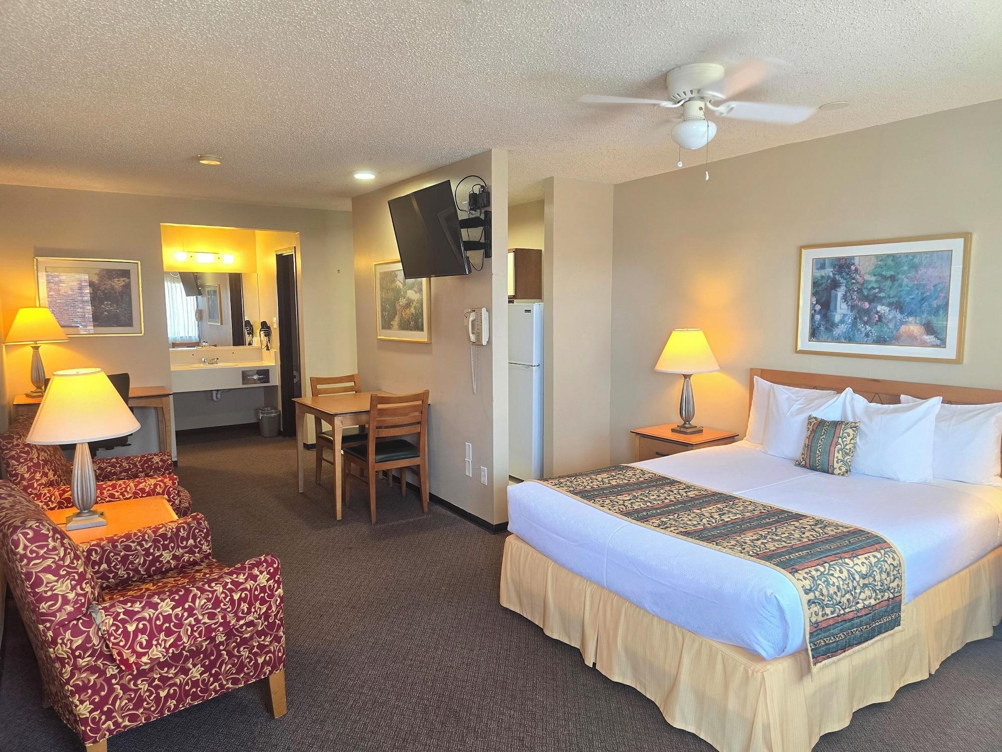 Varios Thunderbird Lodge, Norman, OK
