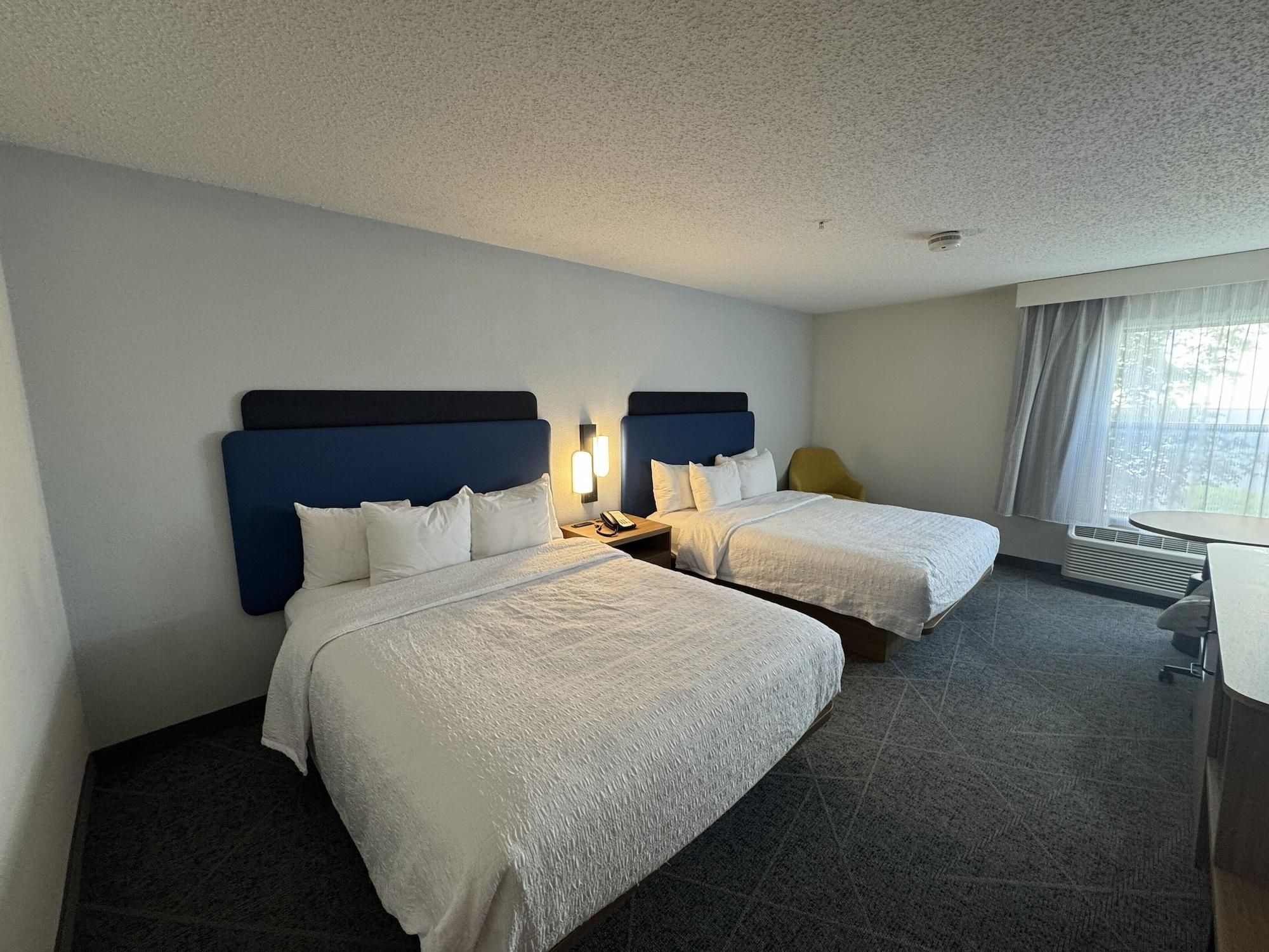 Varios Hampton Inn Mansfield/Ontario