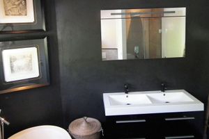 Arriendo temporal - A Stunning Contemporary Designed Houseboat.