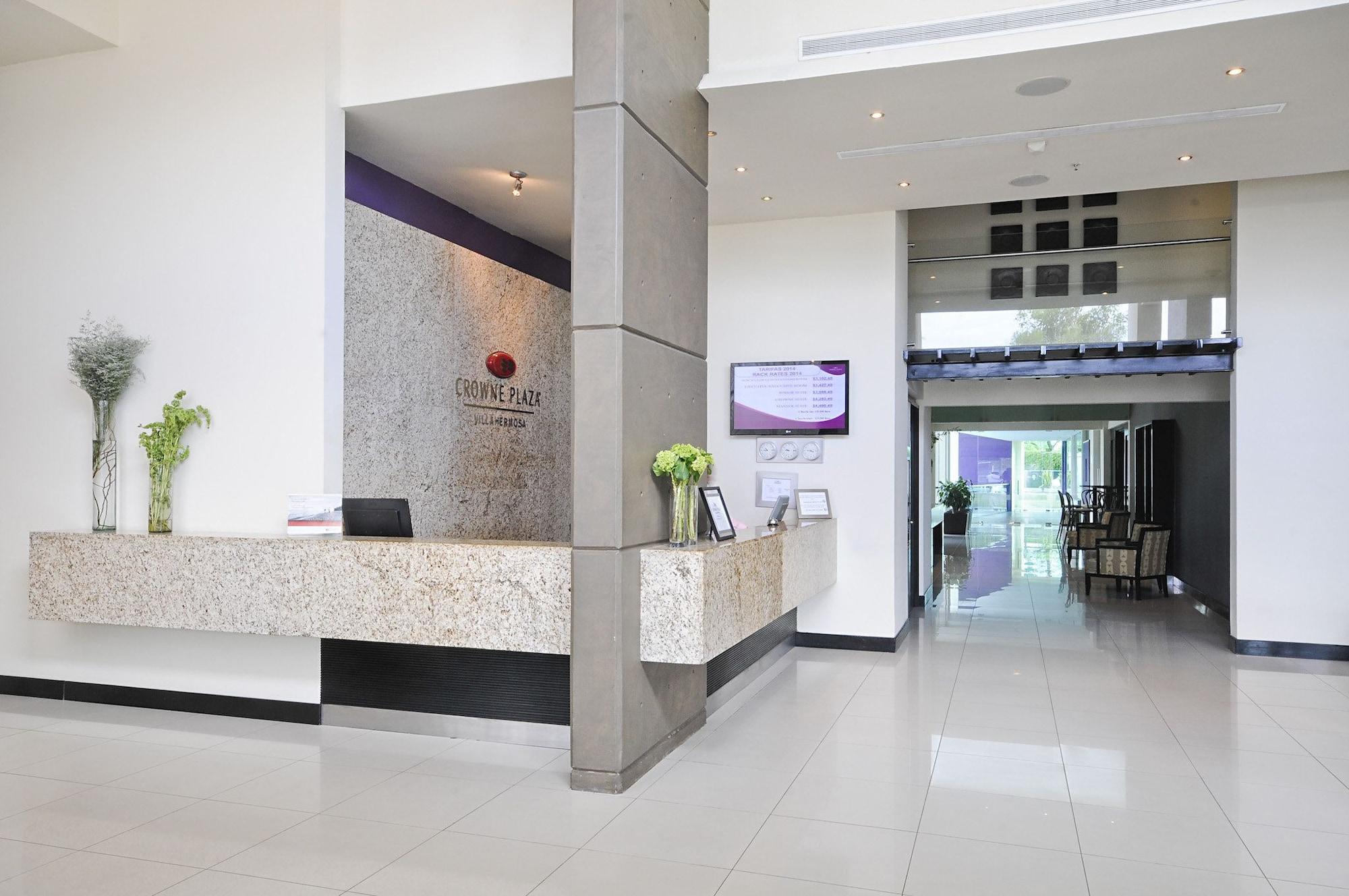 Vista Exterior Crowne Plaza Villahermosa by IHG
