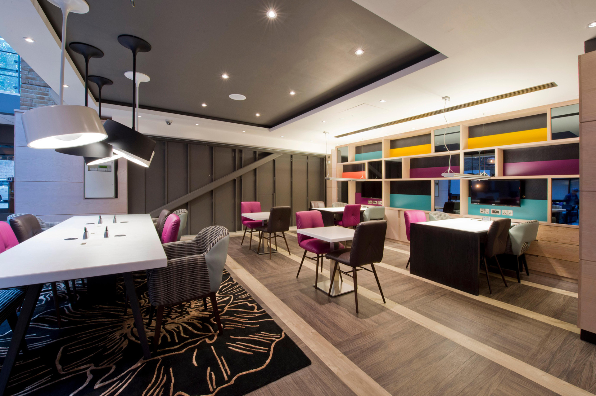 Bar/Salón Premier Inn London Kings Cross